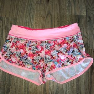 Size 6 lululemon shorts
